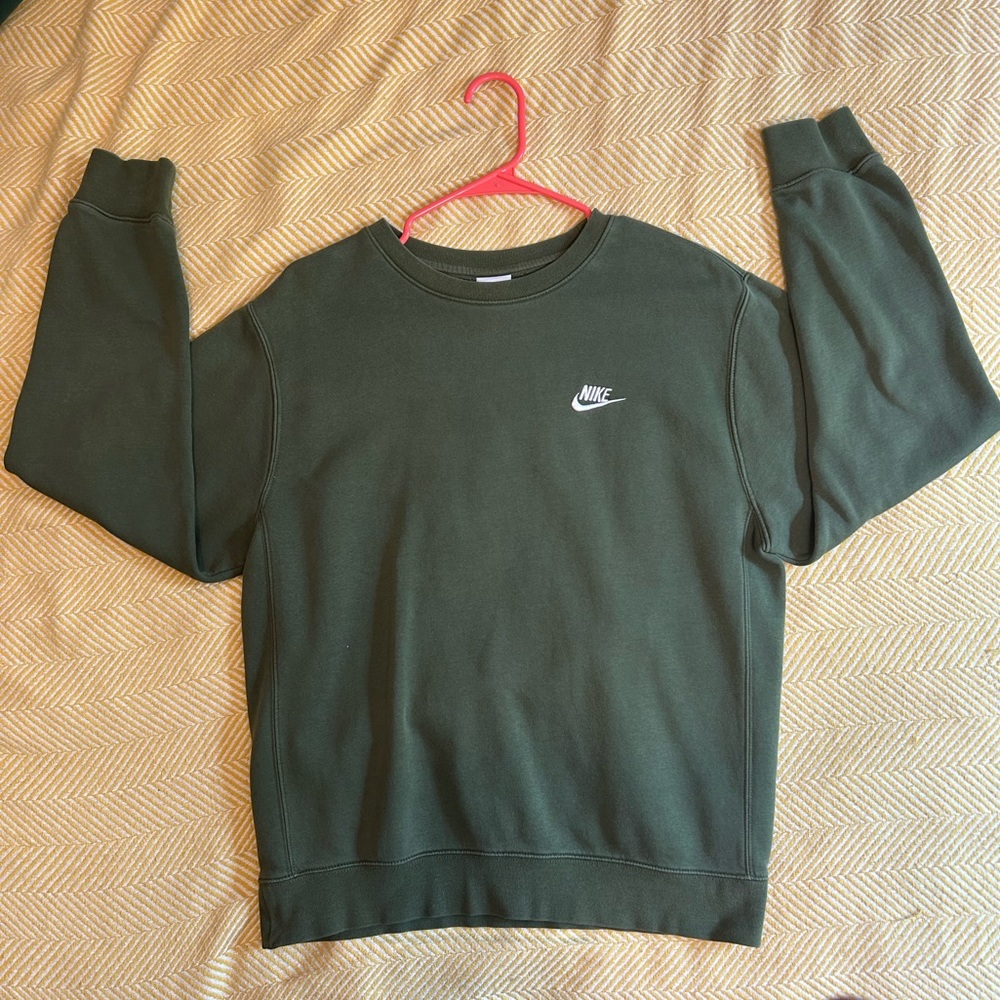 Nike Green Crewneck Sweater with Iconic Swoosh